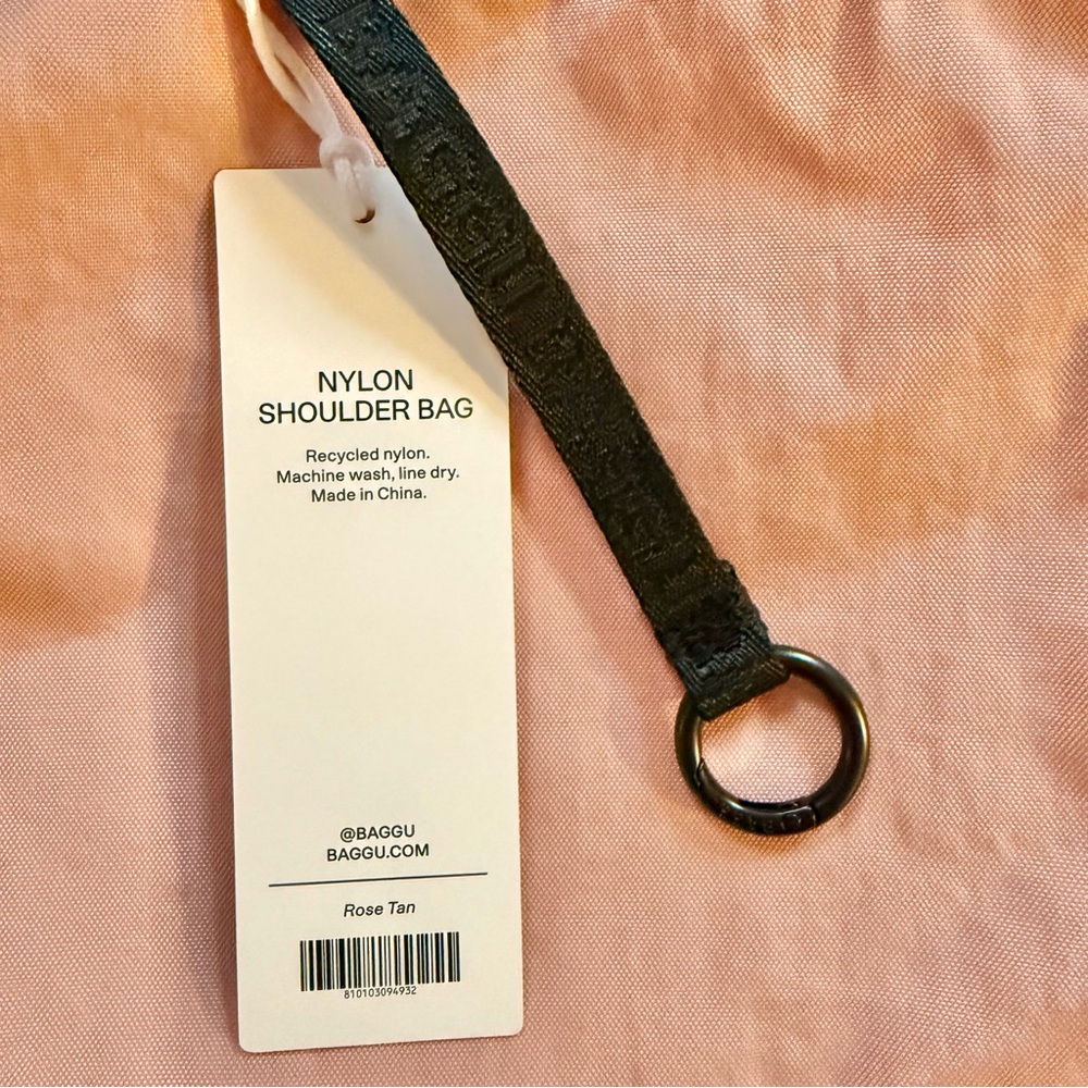 BAGGU Nylon Shoulder Bag Rose Tan - UO Exclusive - Picture 4 of 9